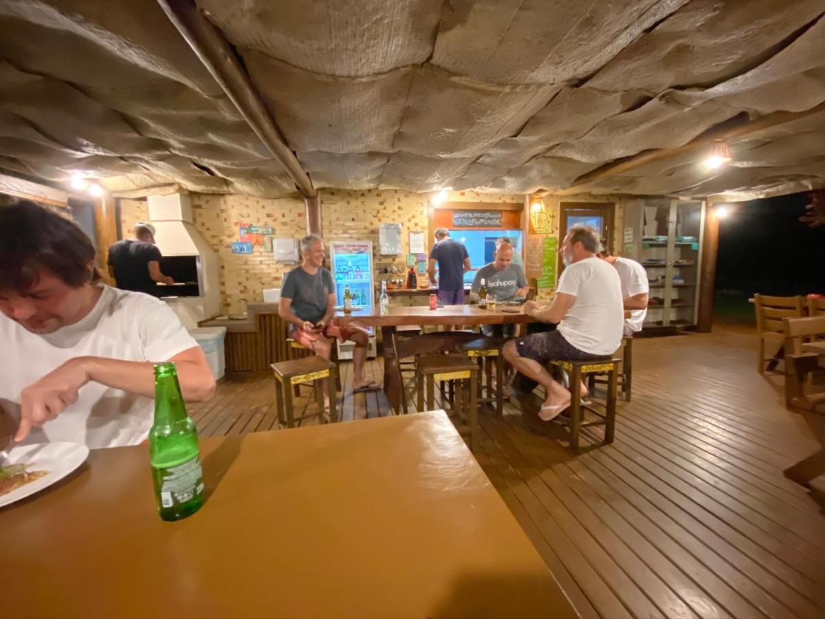 Bahia Surf Camp Hotel Abrantes Esterno foto