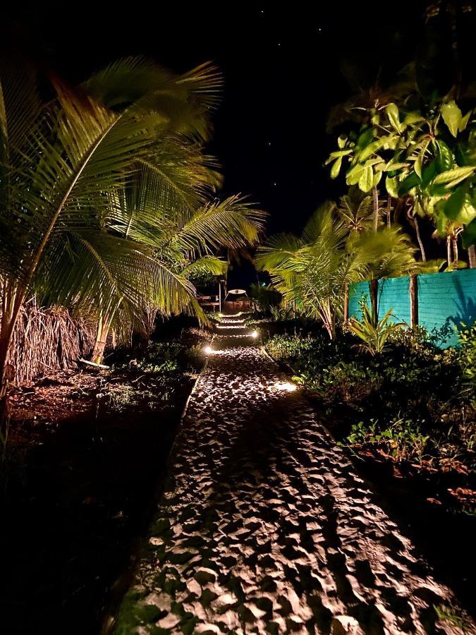 Bahia Surf Camp Hotel Abrantes Esterno foto